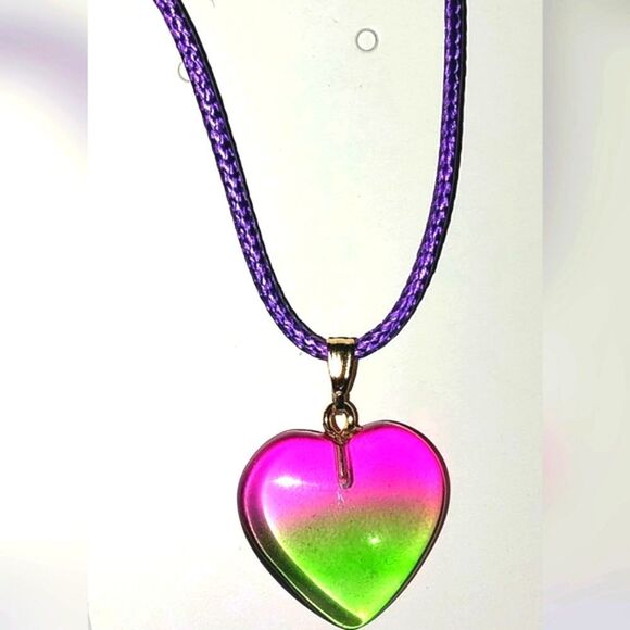 Hand Crafted Jewelry - Beautiful glass heart necklace for women and girls
